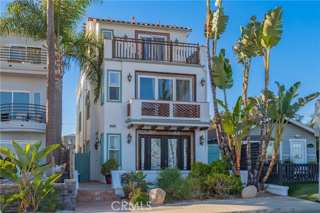 Detail Gallery Image 1 of 22 For 413 Delaware St, Huntington Beach,  CA 92648 - 3 Beds | 3/1 Baths