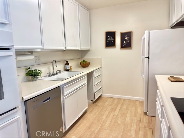 570 Peach Street, San Luis Obispo CA: https://media.crmls.org/medias/d4b9f375-ee6c-447f-8bc7-3bdb95c98e96.jpg