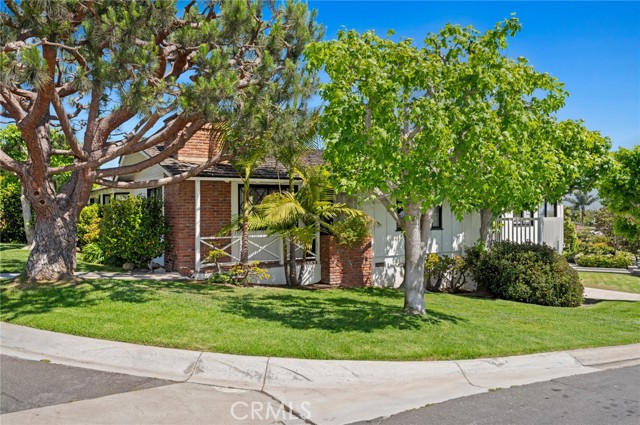 544 De Anza Drive, Corona del Mar CA: https://media.crmls.org/medias/d4ba5442-d786-43c5-bb5e-9629ee95e47a.jpg