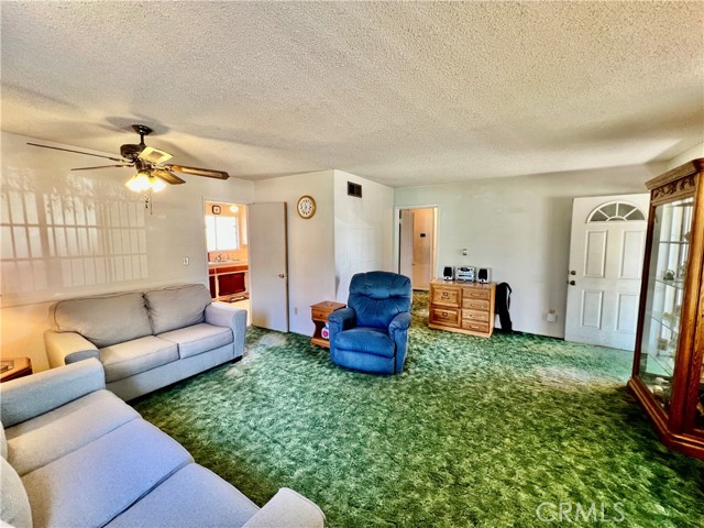 8675 Colorado Avenue, Riverside CA: https://media.crmls.org/medias/d4bb0c5d-5047-4e91-9279-1f6e55a6cade.jpg