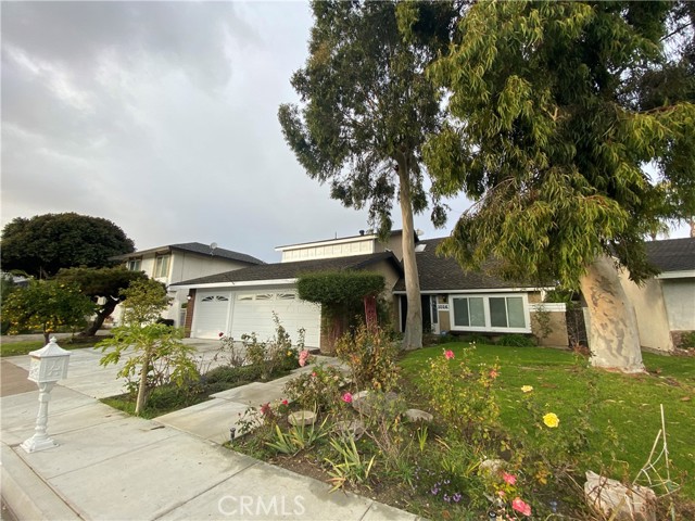 Detail Gallery Image 2 of 35 For 1026 Damascus Circle, Costa Mesa,  CA 92626 - 5 Beds | 3 Baths