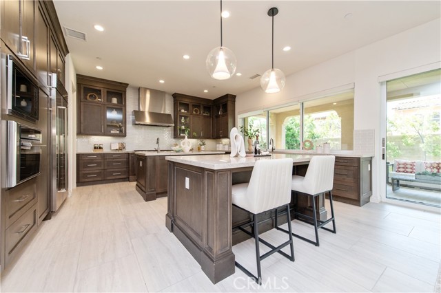 124 Cruiser, Irvine CA: https://media.crmls.org/medias/d4bb1f07-4552-458a-8f4c-d345e44d657b.jpg