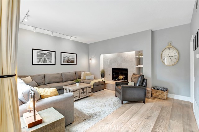 Detail Gallery Image 32 of 55 For 1916 Pine St, Huntington Beach,  CA 92648 - 4 Beds | 3 Baths