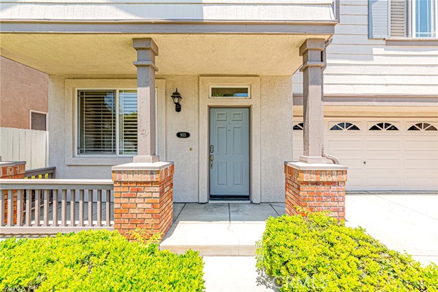 955 Blackberry Lane, Carson CA: https://media.crmls.org/medias/d4bca2f5-d119-47ff-862a-a5e638559742.jpg