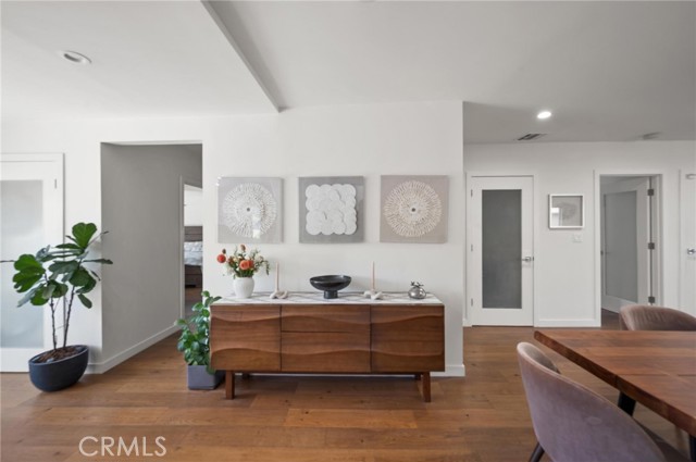 Detail Gallery Image 8 of 35 For 17642 Calvert St, Encino,  CA 91316 - 4 Beds | 2/1 Baths
