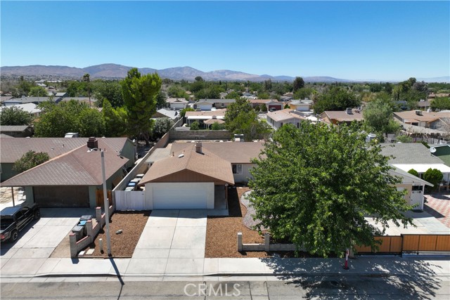 37317 53rd E Street, Palmdale CA: https://media.crmls.org/medias/d4bdac95-fd32-4a06-8ca6-10cddcbae0c3.jpg