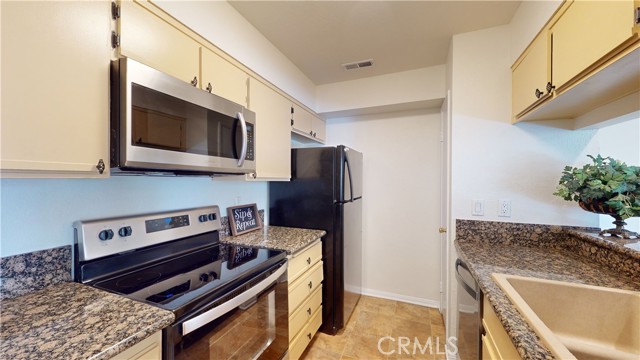 Detail Gallery Image 6 of 25 For 10655 Lemon Ave #304,  Rancho Cucamonga,  CA 91737 - 3 Beds | 2 Baths