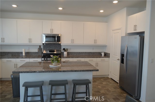 Detail Gallery Image 8 of 37 For 27241 Toro Vista St, Menifee,  CA 92585 - 4 Beds | 3 Baths