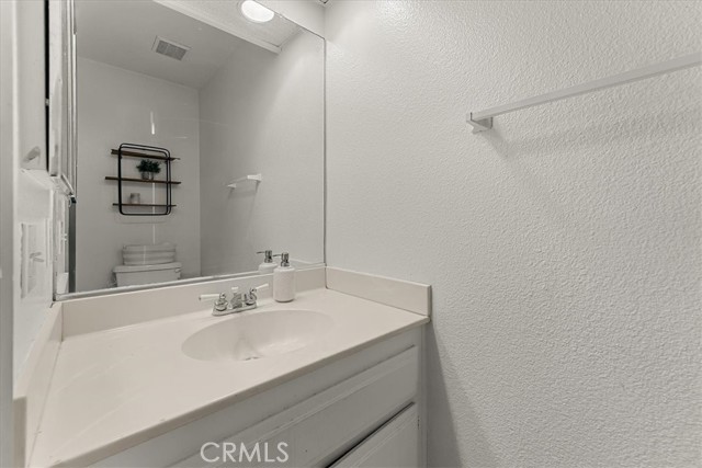 Detail Gallery Image 8 of 27 For 926 W Philadelphia #57,  Ontario,  CA 91762 - 2 Beds | 2/1 Baths
