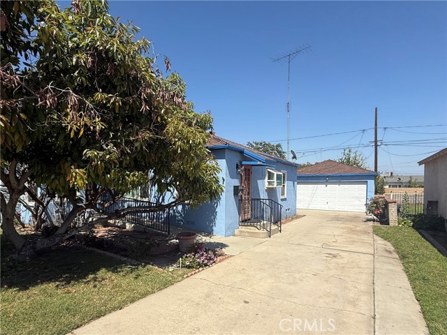 Detail Gallery Image 2 of 25 For 892 Valencia Dr, Colton,  CA 92324 - 3 Beds | 1 Baths