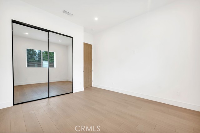 Detail Gallery Image 17 of 30 For 16510 San Fernando Mission Blvd, Granada Hills,  CA 91344 - 4 Beds | 4 Baths