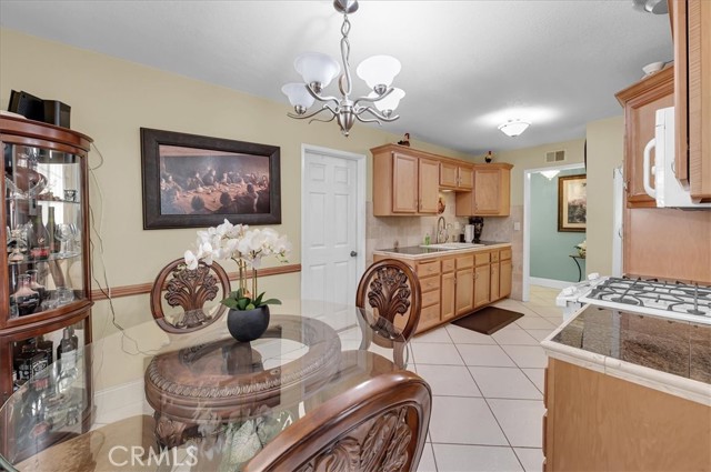 1316 E Romneya Drive, Anaheim CA: https://media.crmls.org/medias/d4c0aa06-dc9d-4d57-8883-b9eaa65a703c.jpg