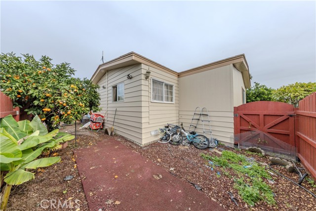 Detail Gallery Image 11 of 13 For 17701 Avalon Blvd Spc 304, Carson,  CA 90746 - 4 Beds | 2 Baths