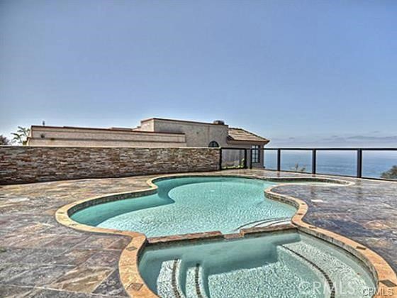 Detail Gallery Image 16 of 26 For 621 Loretta Dr, Laguna Beach,  CA 92651 - 5 Beds | 4/1 Baths