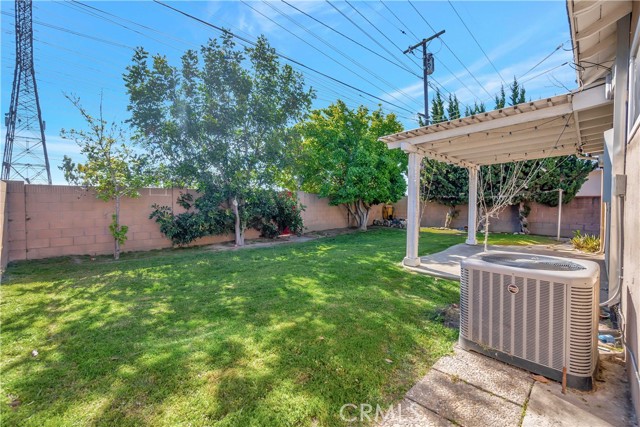 Detail Gallery Image 2 of 26 For 5622 Ocana Ave, Lakewood,  CA 90713 - 3 Beds | 2 Baths