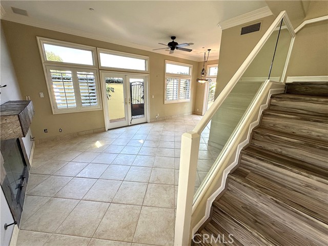 Detail Gallery Image 11 of 24 For 2020 Santa Ana Ave #G,  Costa Mesa,  CA 92627 - 3 Beds | 2/1 Baths