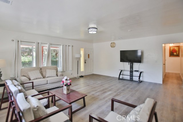 Detail Gallery Image 4 of 30 For 13062 Safford St, Garden Grove,  CA 92843 - 3 Beds | 2 Baths