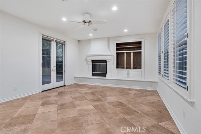 Detail Gallery Image 20 of 75 For 26839 Pinehurst Dr, Valencia,  CA 91355 - 3 Beds | 3 Baths