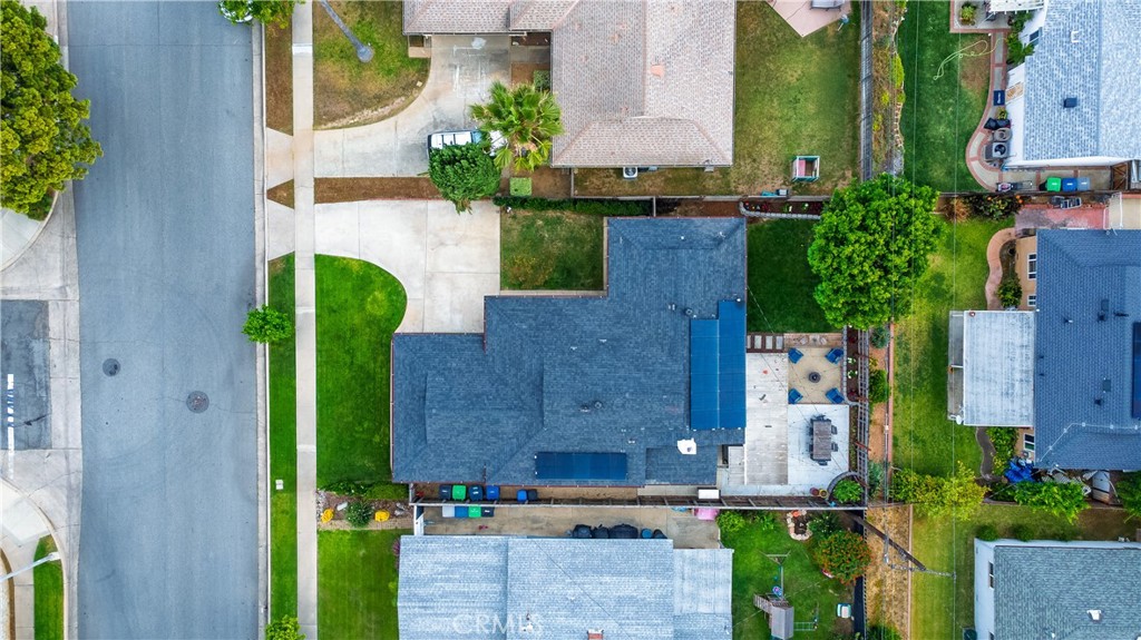 https://media.crmls.org/medias/d4c28e58-a826-4a92-b768-c163a6d2f9f9.jpg?preset=X-Large