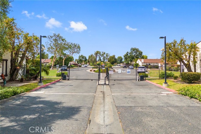 Detail Gallery Image 40 of 44 For 2011 W Katella, Anaheim,  CA 92804 - 4 Beds | 2 Baths