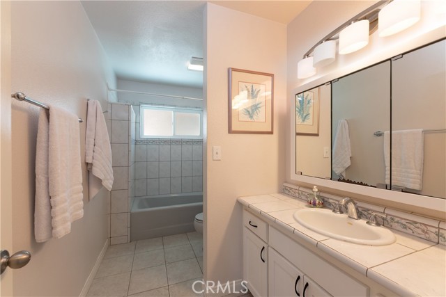 10262 Circulo De Juarez, Fountain Valley CA: https://media.crmls.org/medias/d4c32144-3f32-4021-bc8a-3b7211086b52.jpg