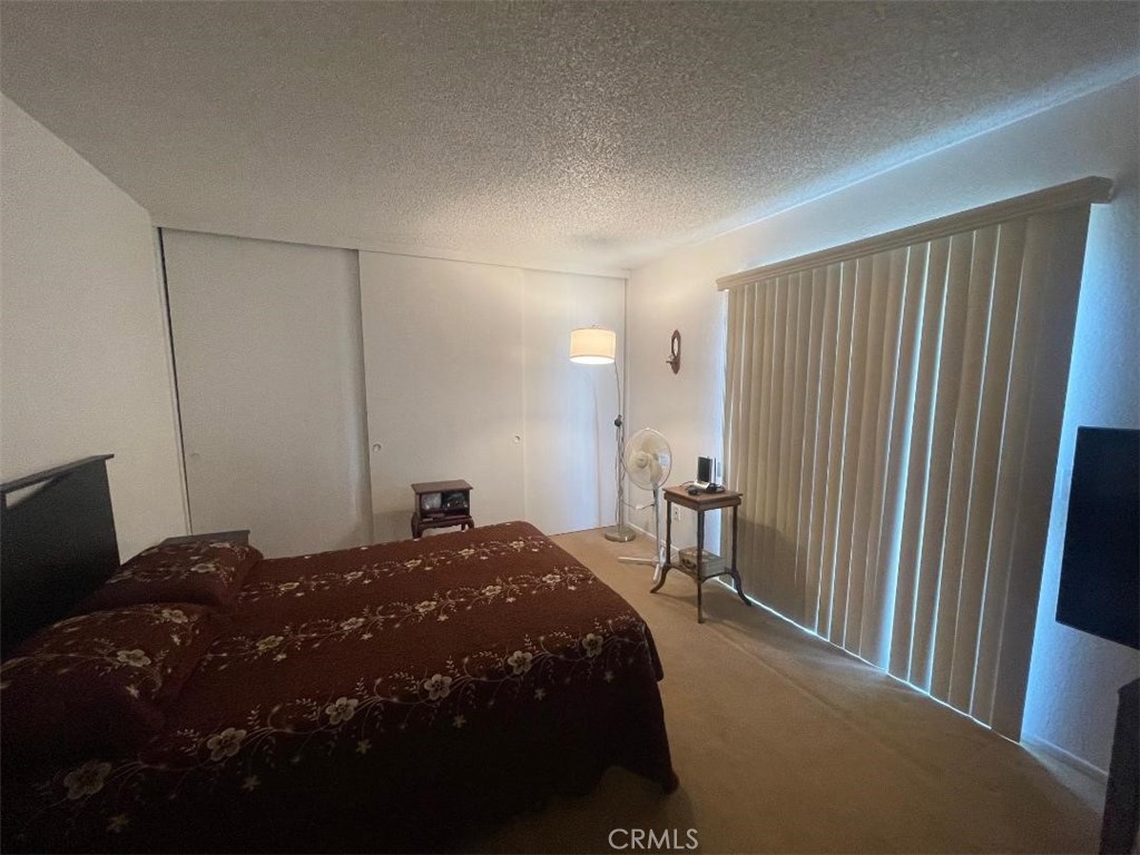 https://media.crmls.org/medias/d4c41270-b783-4932-9734-44f5b3a3cf0f.jpg?preset=X-Large