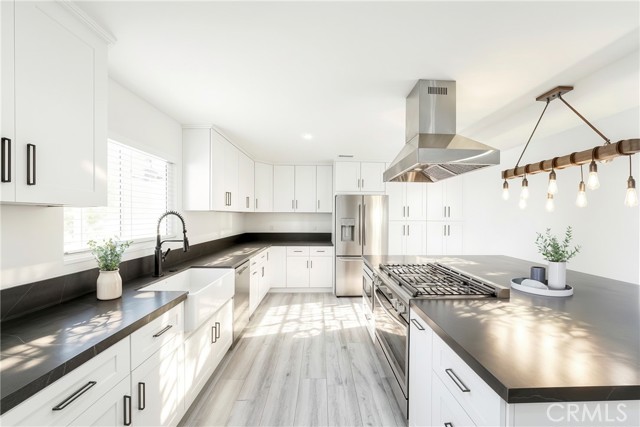 Detail Gallery Image 4 of 18 For 1920 E Barkley, Orange,  CA 92867 - 4 Beds | 3 Baths