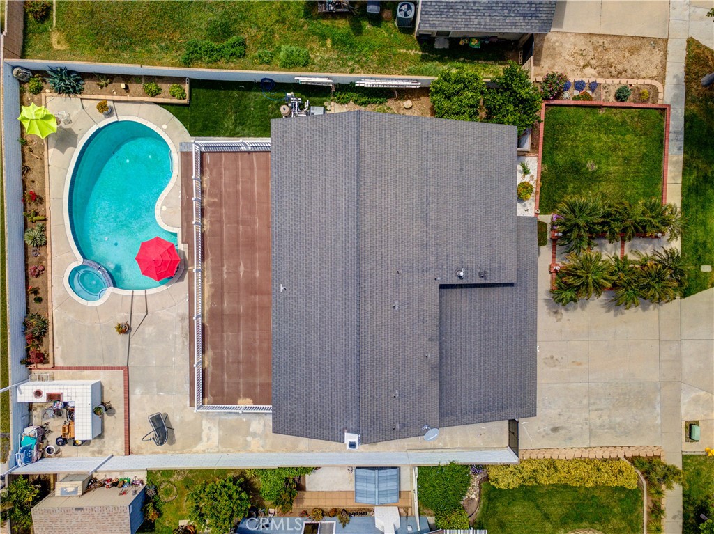 https://media.crmls.org/medias/d4c49083-0a04-44ae-a0ec-13ff6d0dd2fa.jpg?preset=X-Large