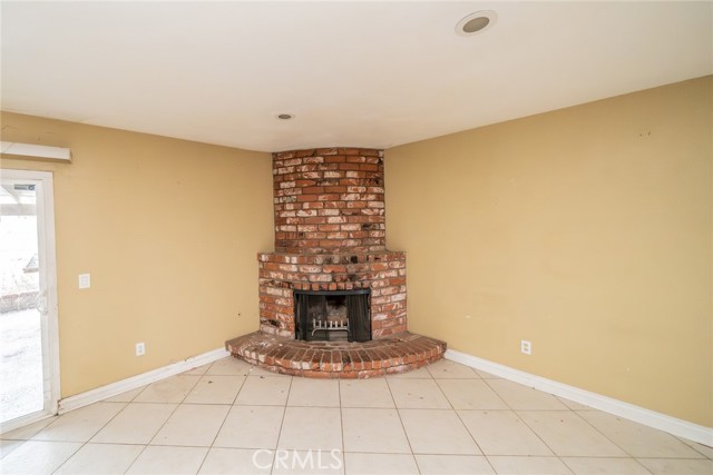 Detail Gallery Image 17 of 28 For 11220 Puente Way, Jurupa Valley,  CA 91752 - 4 Beds | 3 Baths
