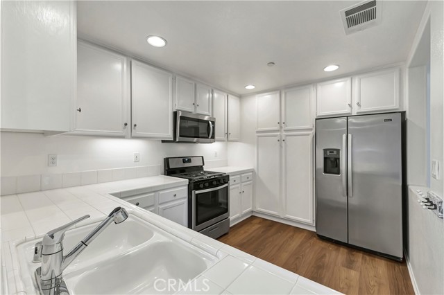 Detail Gallery Image 14 of 28 For 40 Three Vines Ct, Ladera Ranch,  CA 92694 - 2 Beds | 2 Baths