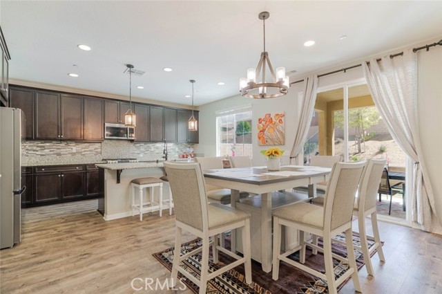 Detail Gallery Image 9 of 43 For 37436 Umbrella, Palmdale,  CA 93551 - 4 Beds | 3 Baths