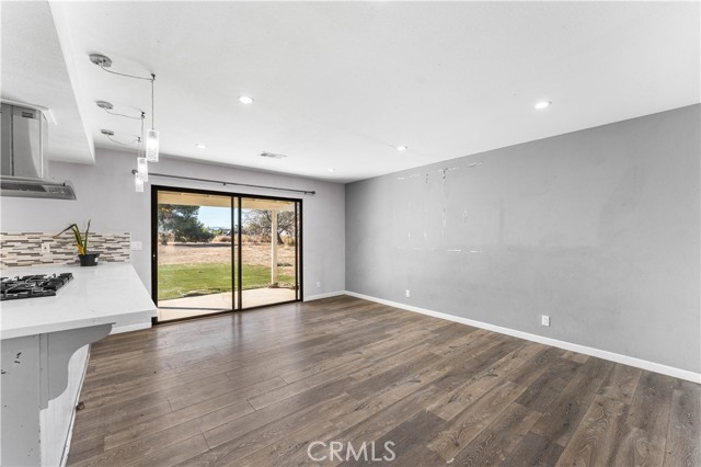 Detail Gallery Image 9 of 43 For 3322 E Avenue H, Lancaster,  CA 93535 - 6 Beds | 3 Baths