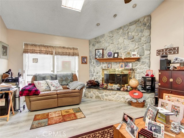 6056 Palau Street, Cypress CA: https://media.crmls.org/medias/d4c5e2a3-4924-473b-9cc0-0082b81164cd.jpg