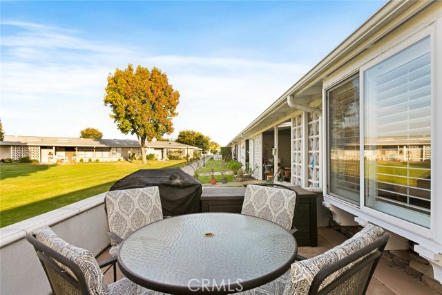 Detail Gallery Image 10 of 19 For 1381 Monterey Rd 62g,  Seal Beach,  CA 90740 - 2 Beds | 1/1 Baths