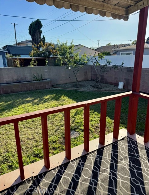 Detail Gallery Image 10 of 13 For 16917 S Catalina Ave, Gardena,  CA 90247 - 3 Beds | 2/1 Baths