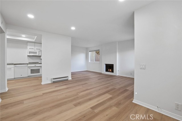 Detail Gallery Image 12 of 32 For 19132 Shoreline #2,  Huntington Beach,  CA 92648 - 1 Beds | 1 Baths