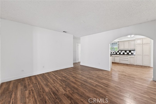 Detail Gallery Image 4 of 16 For 1645 Loughborough Dr, Merced,  CA 95348 - 3 Beds | 2 Baths