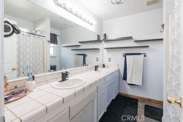 Detail Gallery Image 10 of 28 For 120 S 7th St, Shandon,  CA 93461 - 3 Beds | 2 Baths