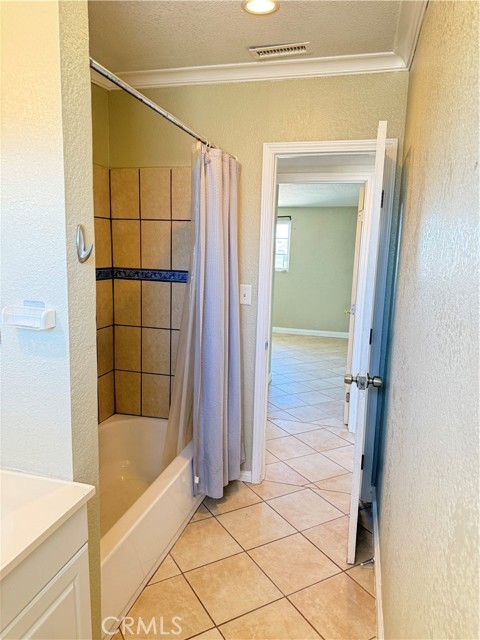 8461 Eucalyptus Avenue, California City CA: https://media.crmls.org/medias/d4c85552-52f3-487f-9942-931a65086fca.jpg