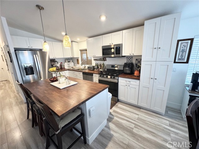 Detail Gallery Image 7 of 34 For 2755 Arrow Hwy #52,  La Verne,  CA 91750 - 3 Beds | 2 Baths