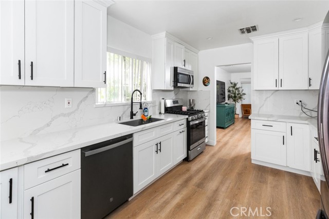 Detail Gallery Image 28 of 56 For 6608 Saint Clair Ave, North Hollywood,  CA 91606 - 4 Beds | 3 Baths