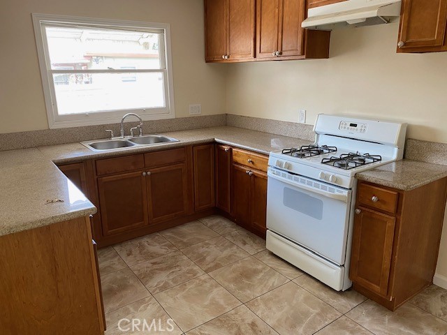 Detail Gallery Image 7 of 17 For 722 W Palmyra Ave, Orange,  CA 92868 - 2 Beds | 1 Baths