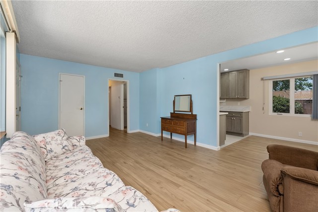 11747 Hollyview Drive, La Mirada CA: https://media.crmls.org/medias/d4c9ea5e-6642-4a2a-9157-eda0e7031dd7.jpg