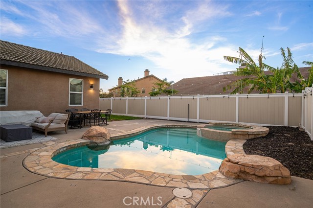 Detail Gallery Image 2 of 44 For 6945 Cedar Creek Rd, Corona,  CA 92880 - 4 Beds | 2 Baths