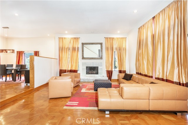 Detail Gallery Image 2 of 13 For 3965 Alta Mesa, Studio City,  CA 91604 - 4 Beds | 4/1 Baths