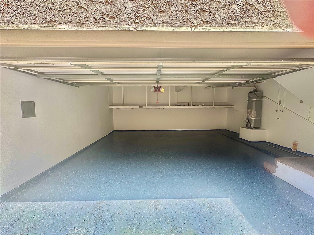 https://media.crmls.org/medias/d4caa7d6-002e-4a73-a4e8-636ac78d14dc.jpg?preset=X-Large