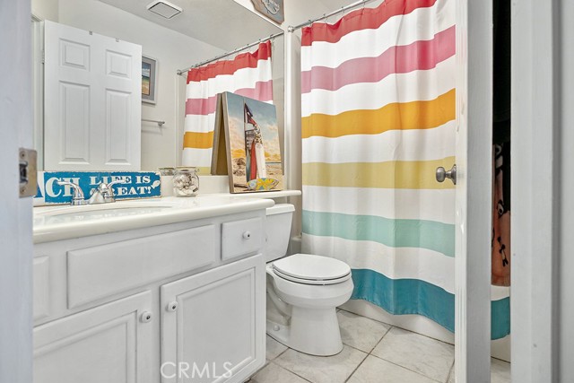 Detail Gallery Image 32 of 41 For 30414 Sequoia Ct, Castaic,  CA 91384 - 5 Beds | 2/1 Baths