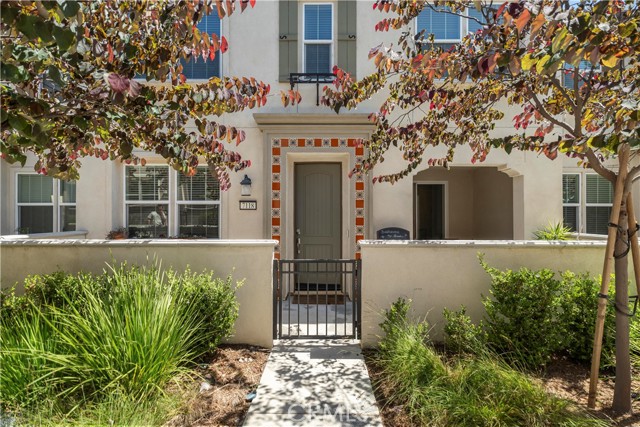 7118 Vernazza, Eastvale CA: https://media.crmls.org/medias/d4cadb61-540b-4e0b-85ad-558834b76278.jpg
