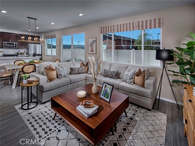 Detail Gallery Image 5 of 11 For 2132 Bergamot St, Redlands,  CA 92374 - 3 Beds | 2/1 Baths