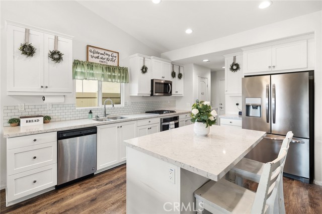 Detail Gallery Image 13 of 50 For 32521 Cumulus, Winchester,  CA 92596 - 5 Beds | 3 Baths